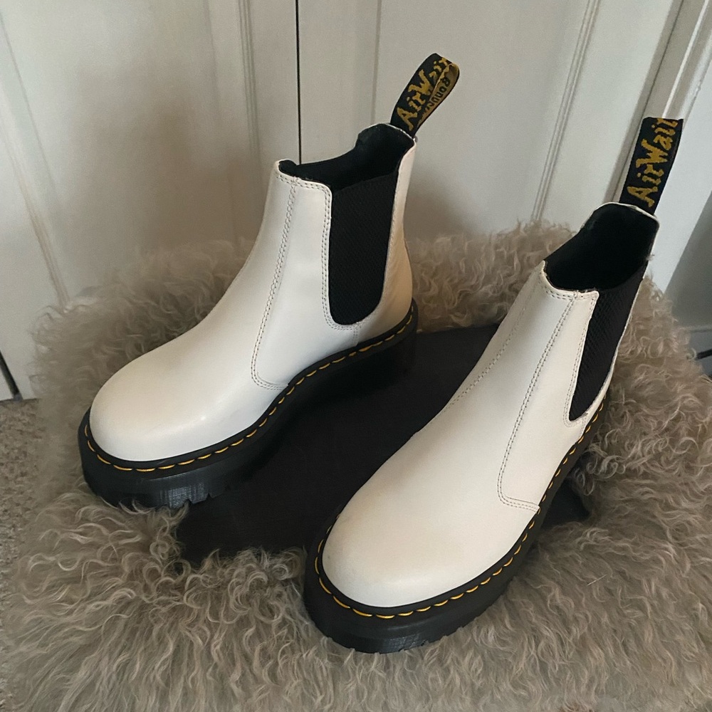 DOC MARTENS White Platform Chelsea Boots